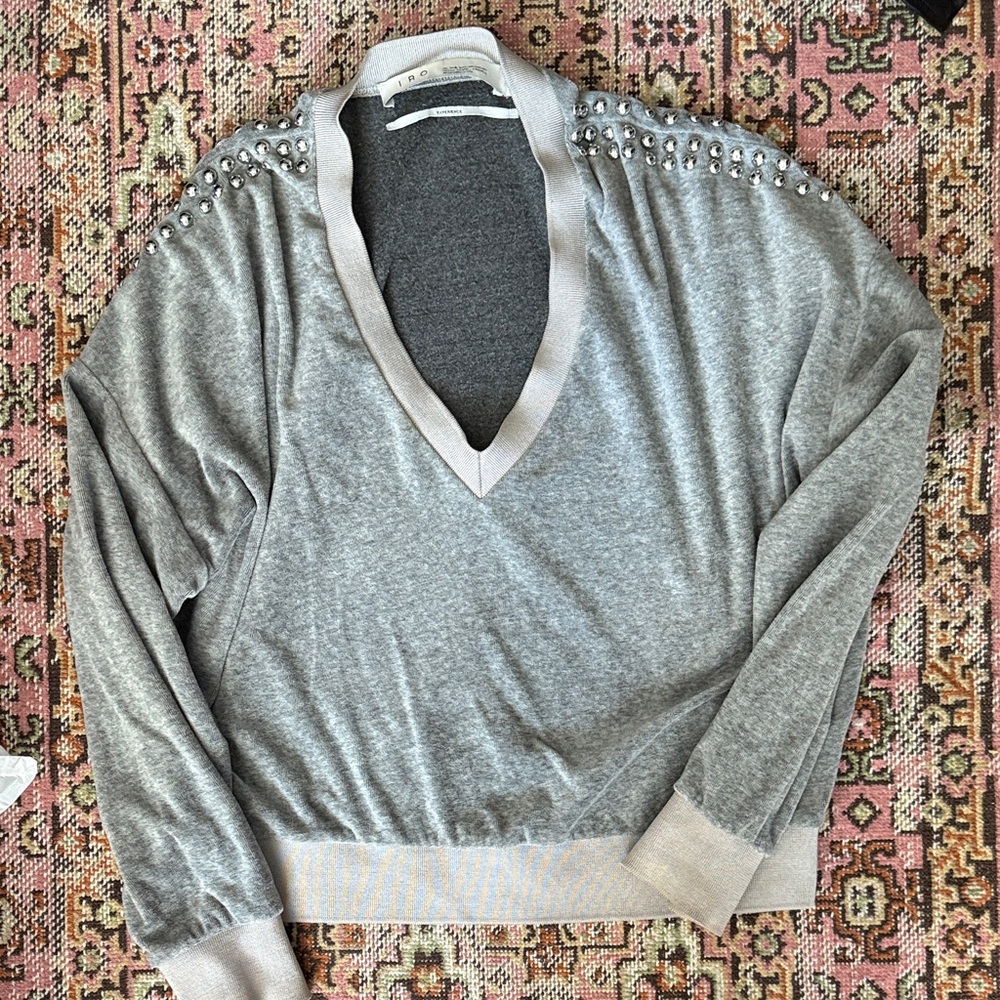 IFO Gray V-Neck Sweater with Studded Shoulders